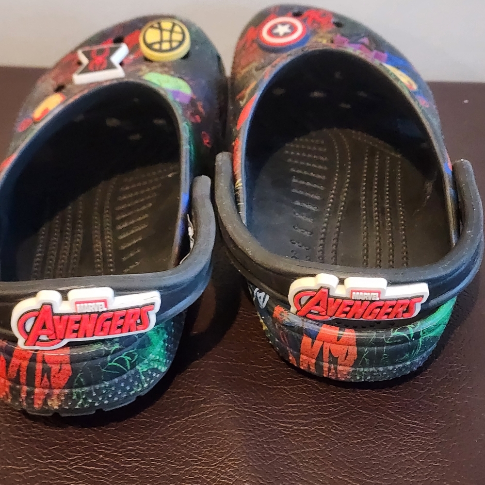 CROCS Kids Marvel Multicolor Graphic Clog Shoes - Picture 3 of 6